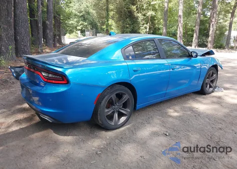 2015 Dodge Charger Sxt z USA, uszkodzony, nr VIN 2C3CDXHG4FH741899